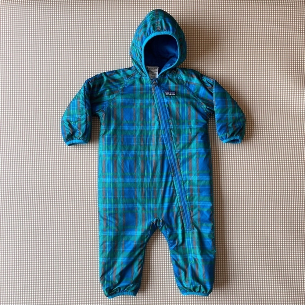Patagonia Reversible Bunting‎ winter coveralls. Plaid / Blue. Size
12 months